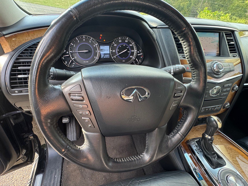 2011 INFINITI QX56 Image 43