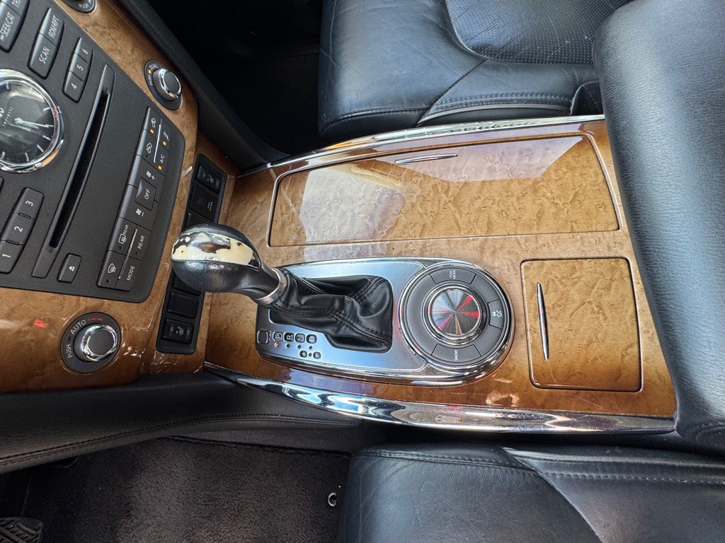 2011 INFINITI QX56 Image 45