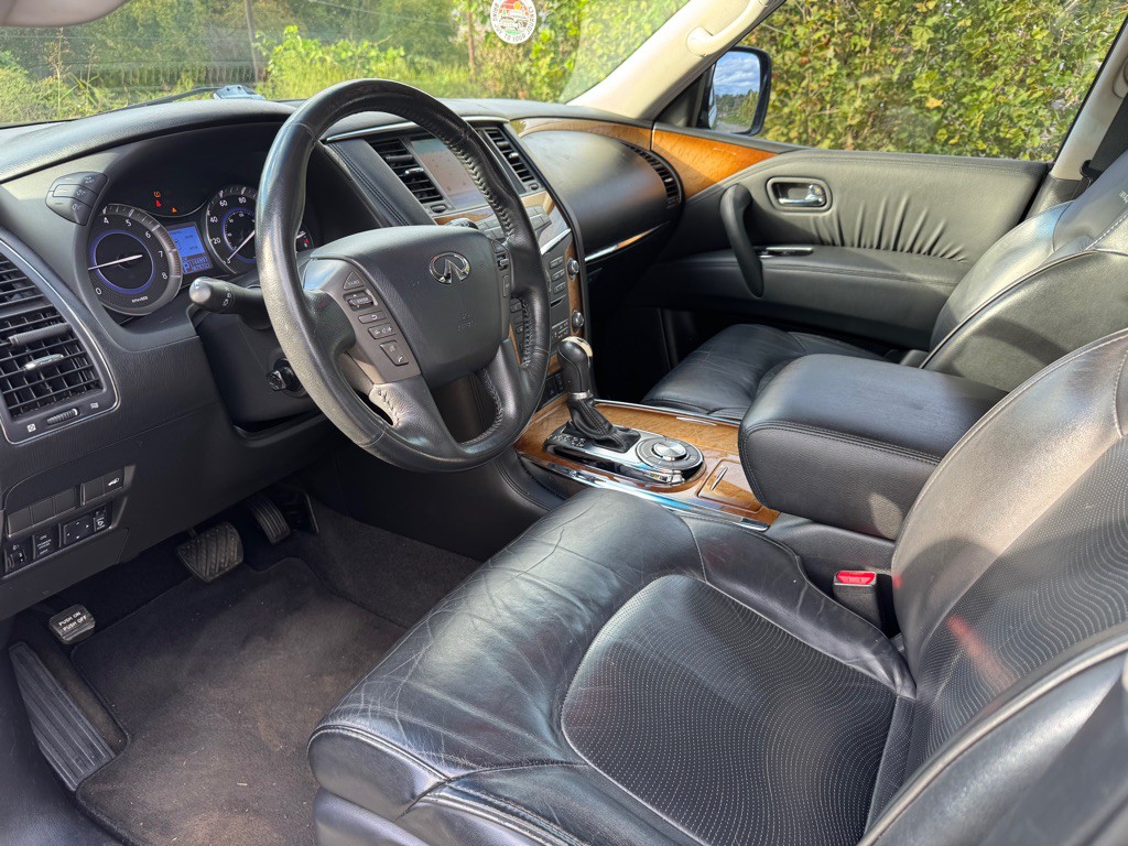 2011 INFINITI QX56 Image 48