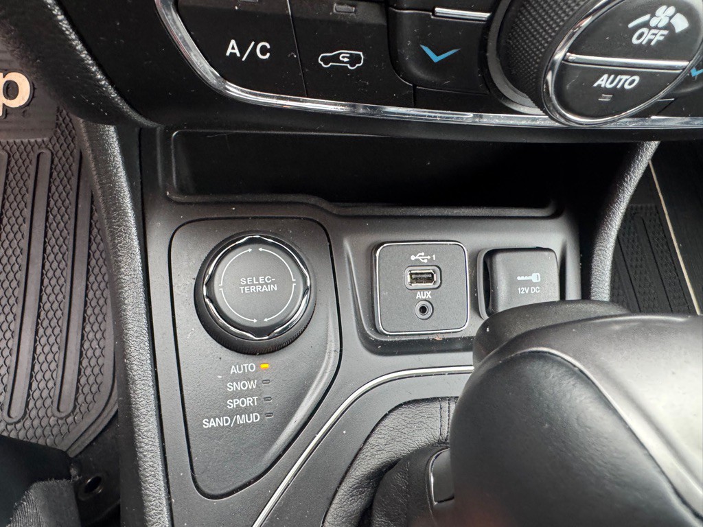 2022 Jeep Cherokee Image 14