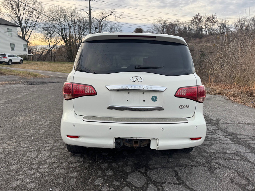 2013 INFINITI QX56 Image 8
