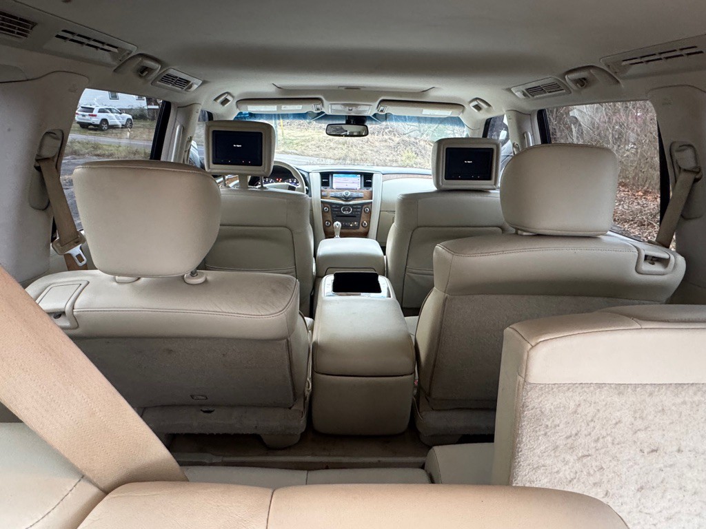 2013 INFINITI QX56 Image 12