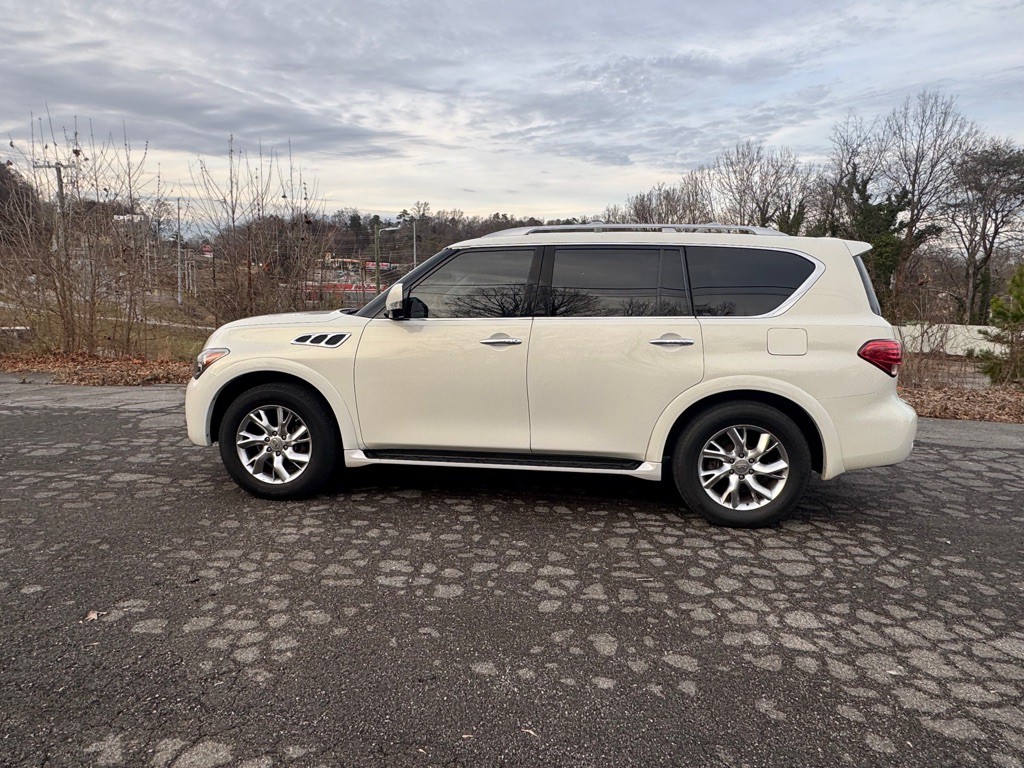 2013 INFINITI QX56 Image 14