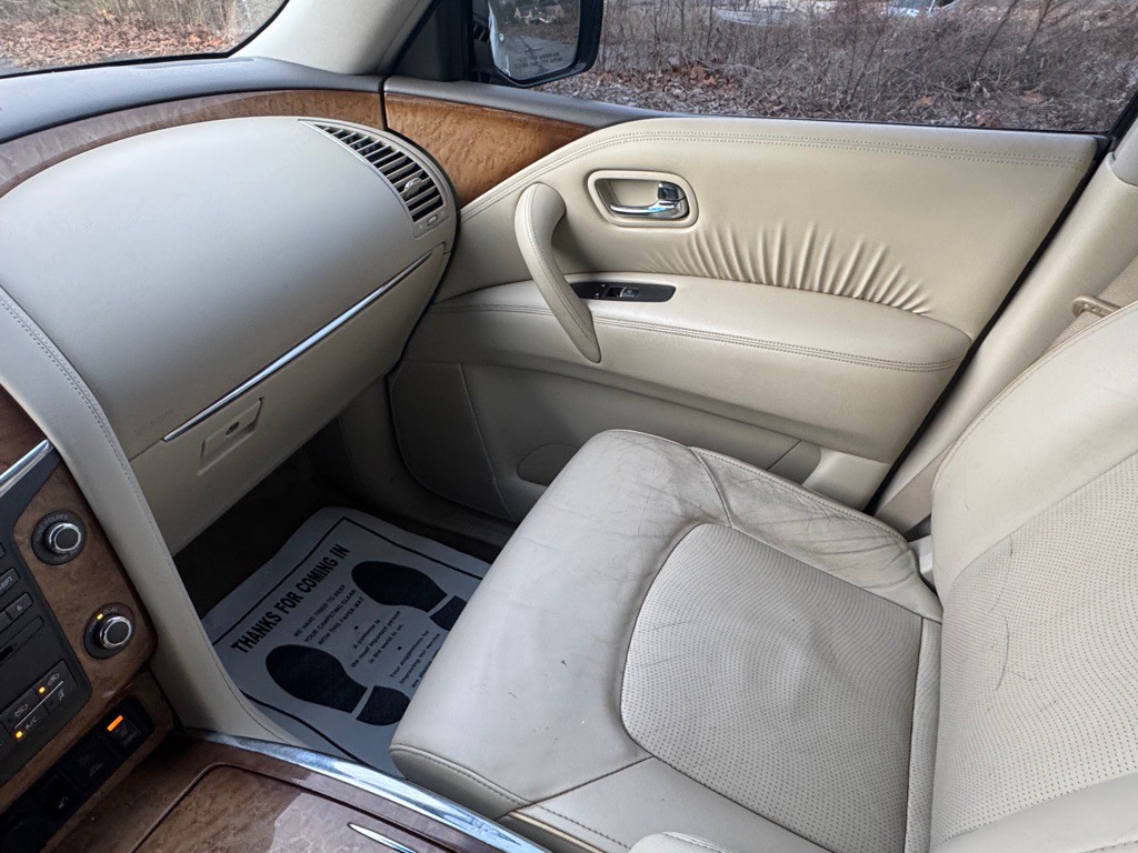 2013 INFINITI QX56 Image 16