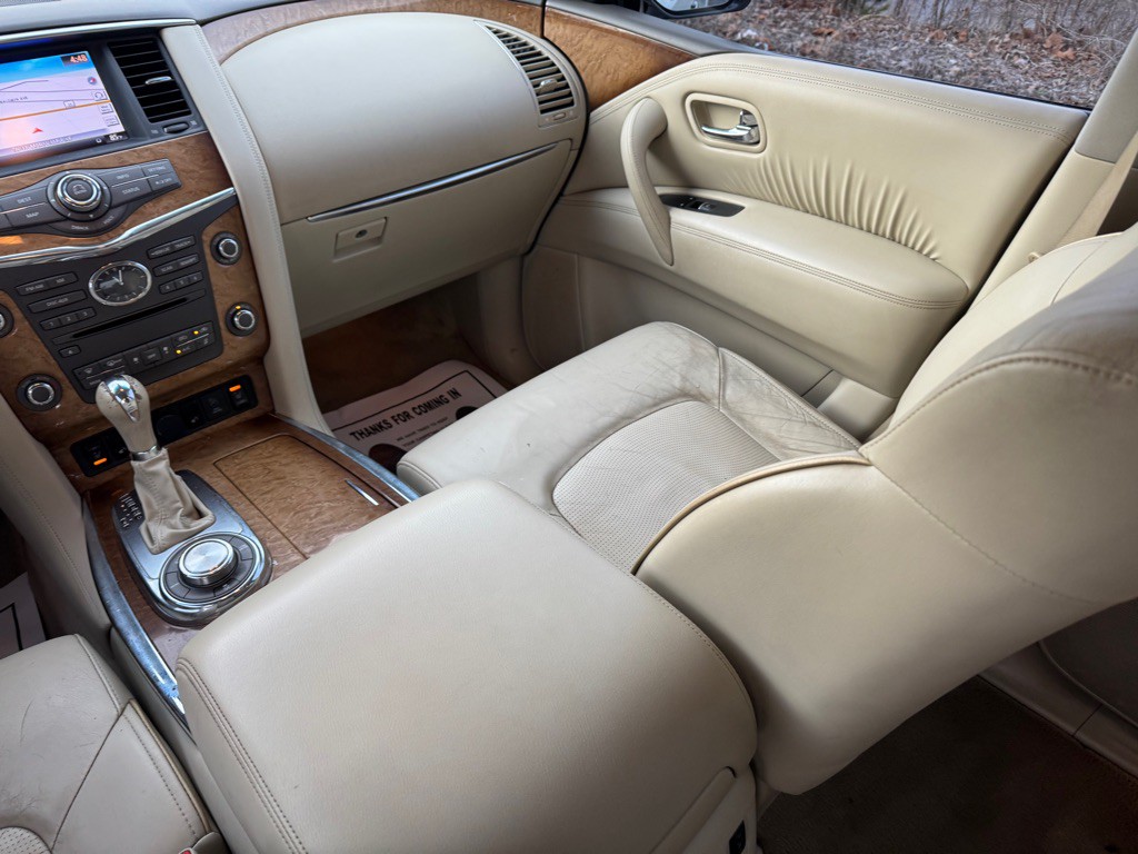 2013 INFINITI QX56 Image 23