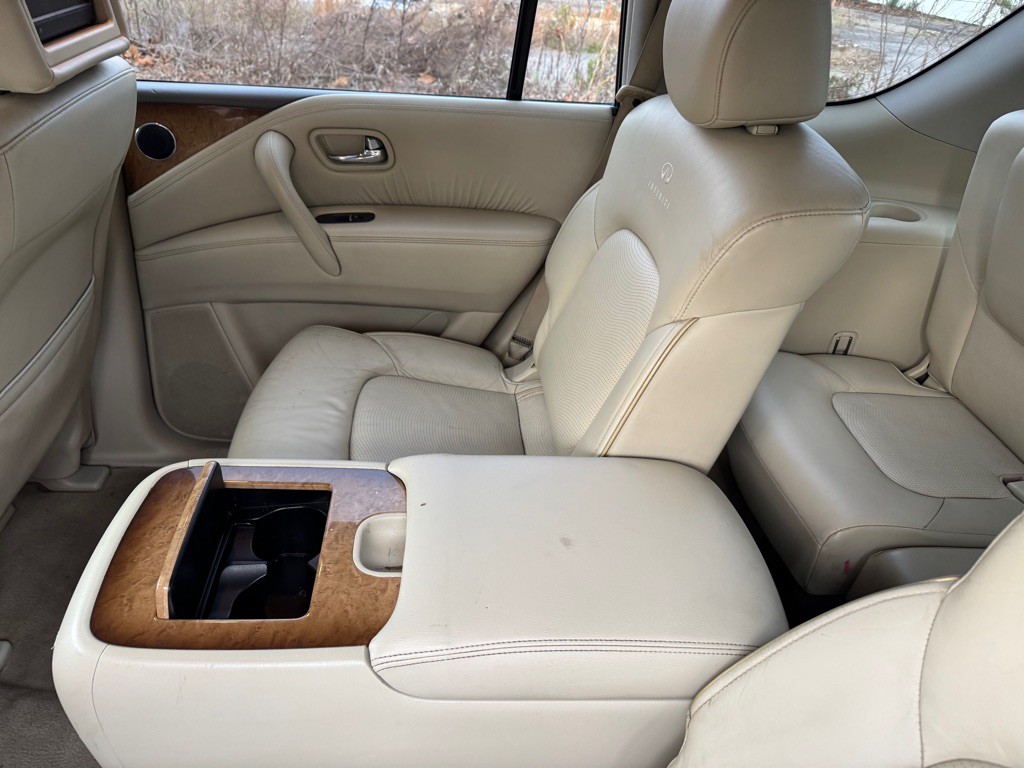 2013 INFINITI QX56 Image 25