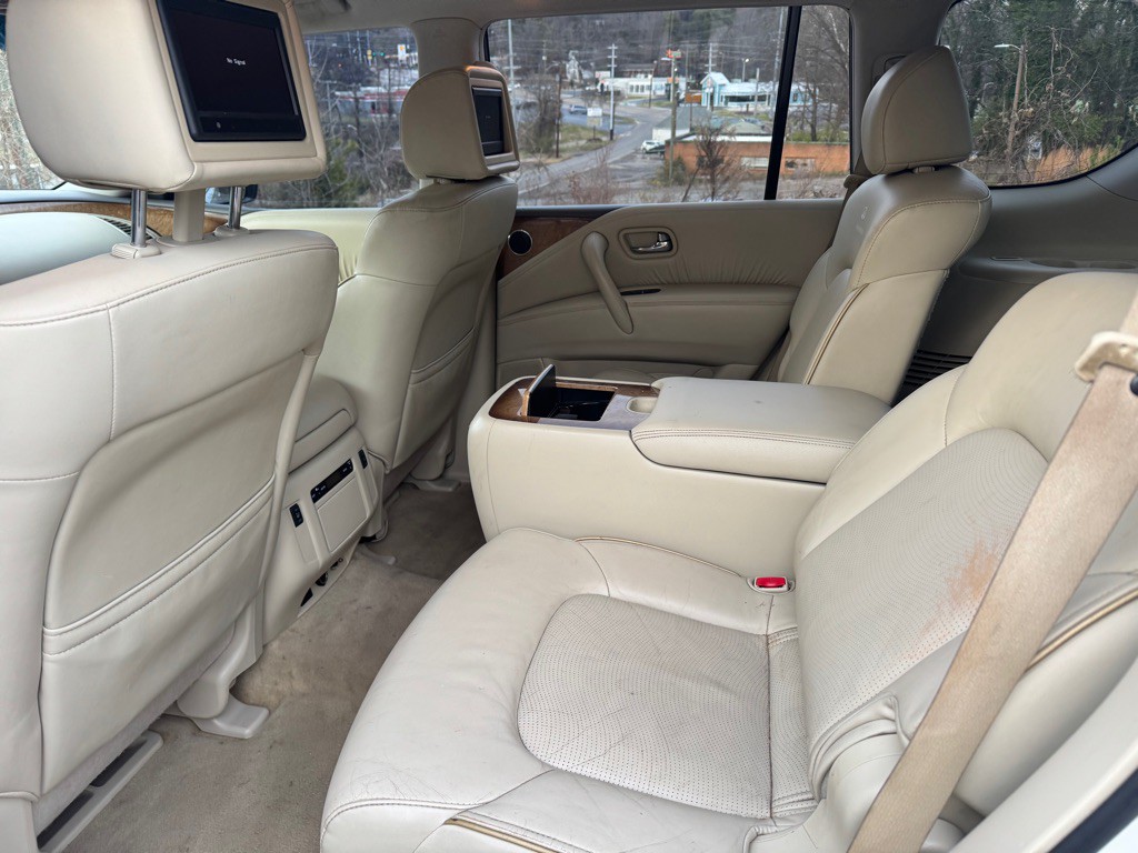 2013 INFINITI QX56 Image 31