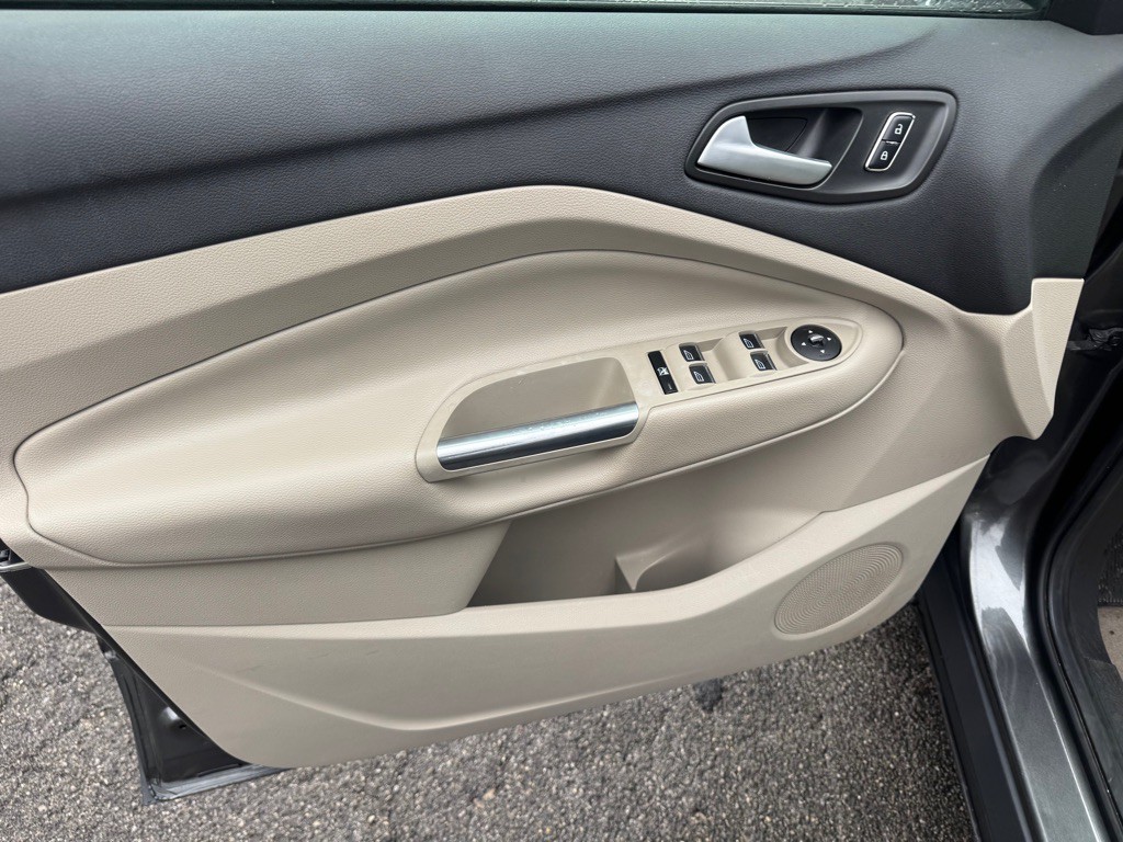 2016 Ford Escape Image 30