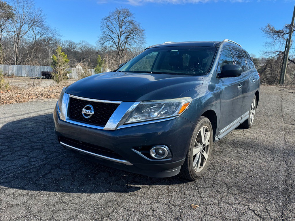 2013 Nissan Pathfinder Image 1