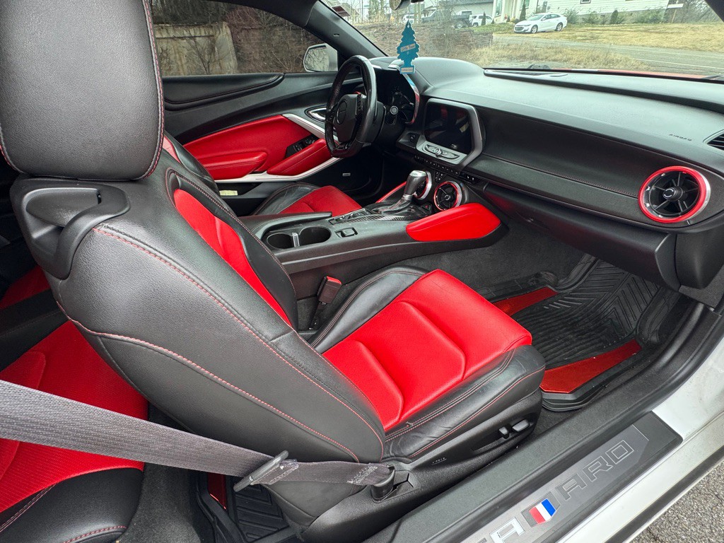 2016 Chevrolet Camaro Image 17