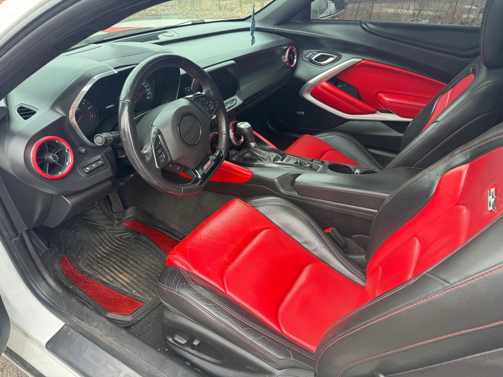 2016 Chevrolet Camaro Image 25