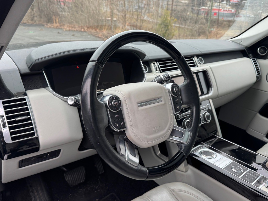 2014 Land Rover Range Rover Image 12