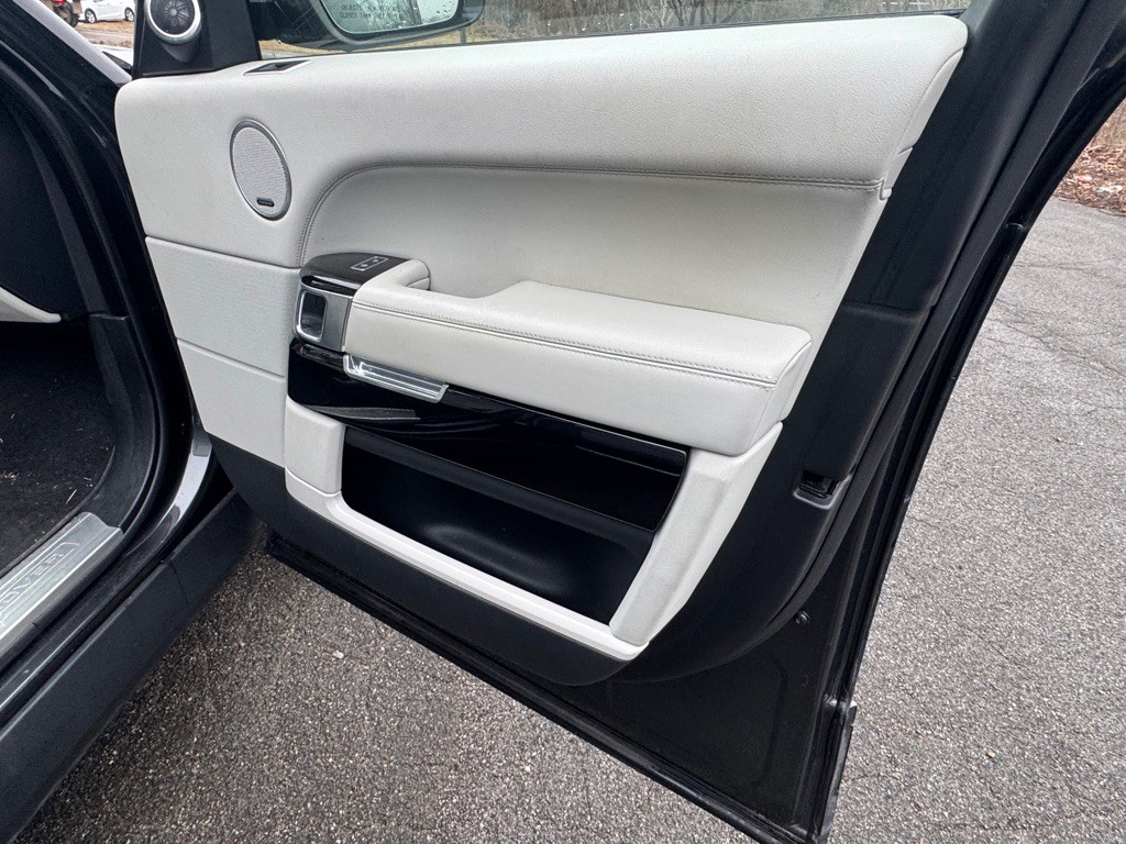 2014 Land Rover Range Rover Image 20