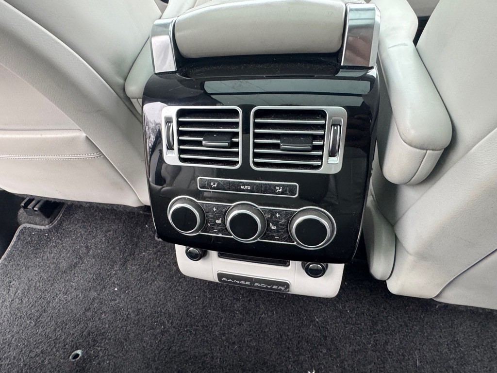 2014 Land Rover Range Rover Image 38