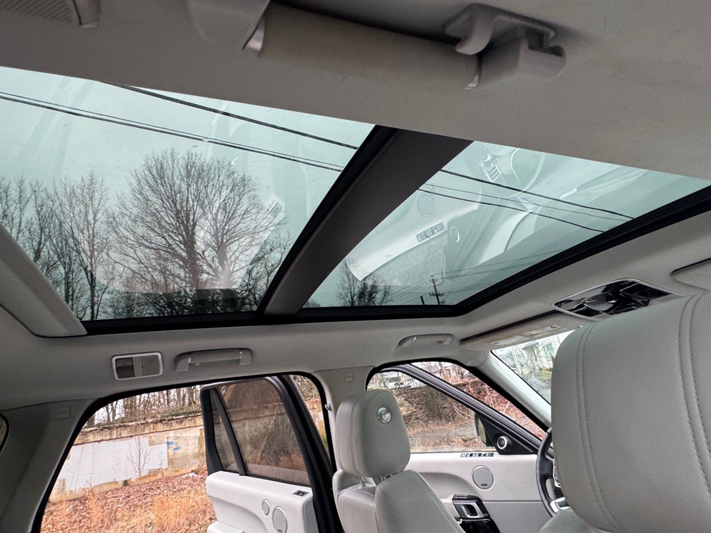 2014 Land Rover Range Rover Image 41