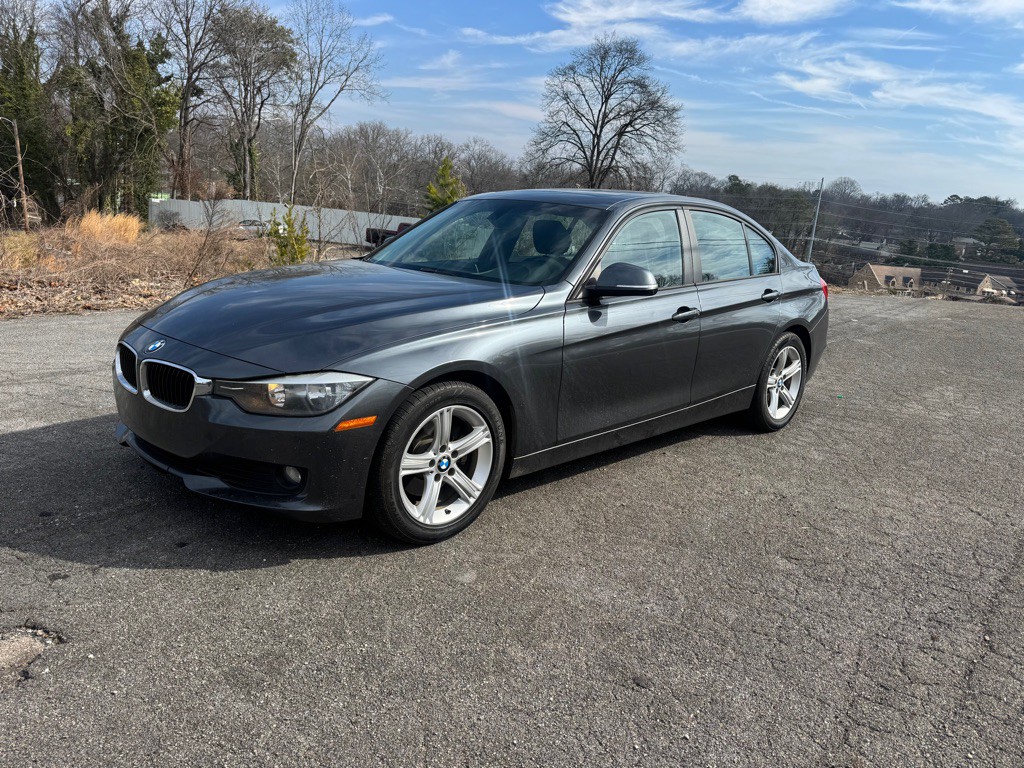 2014 BMW 3 Series Image 2
