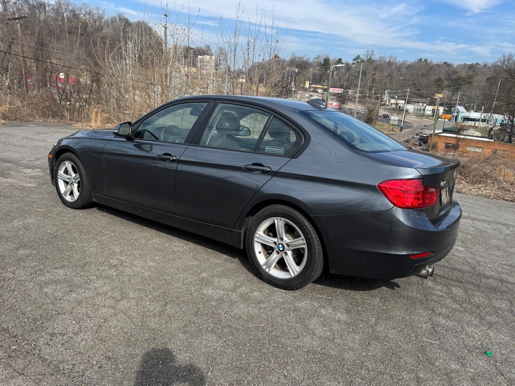 2014 BMW 3 Series Image 4