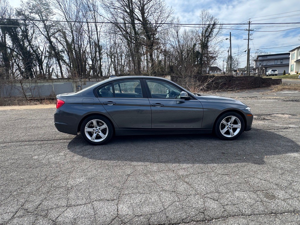 2014 BMW 3 Series Image 8