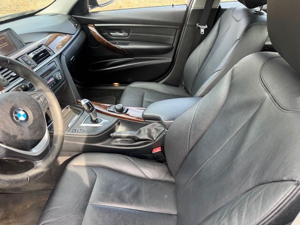 2014 BMW 3 Series Image 12