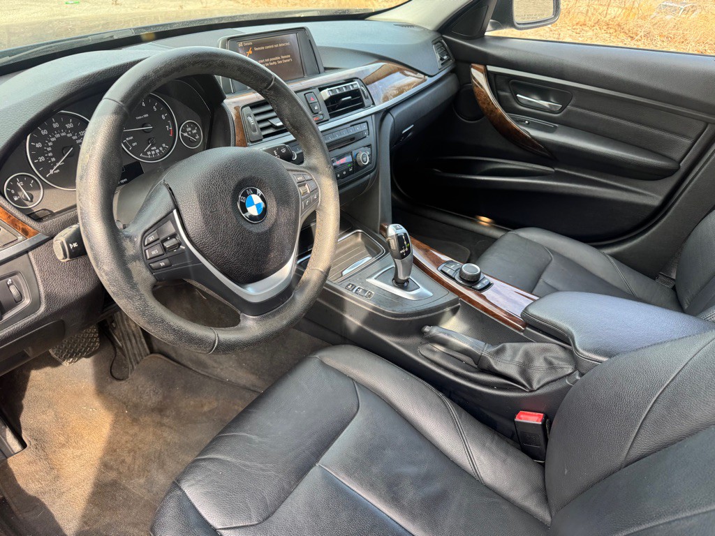 2014 BMW 3 Series Image 13