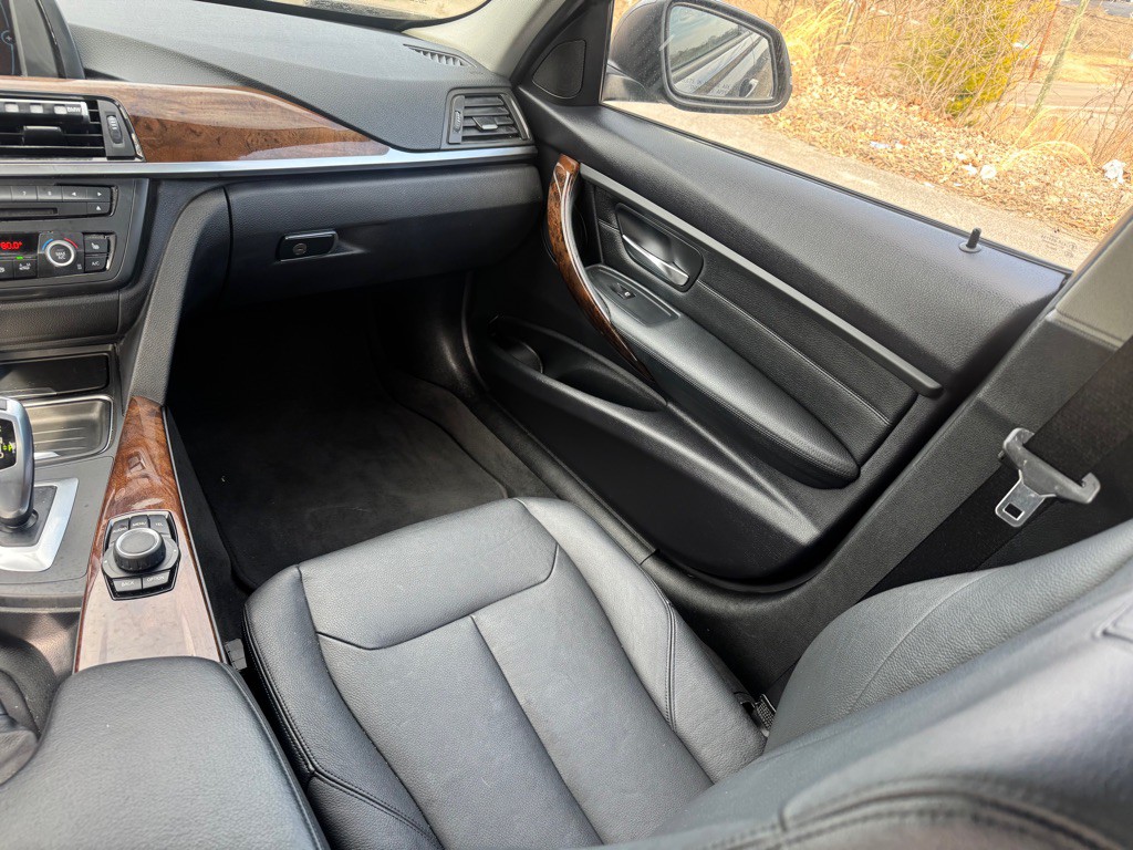 2014 BMW 3 Series Image 14