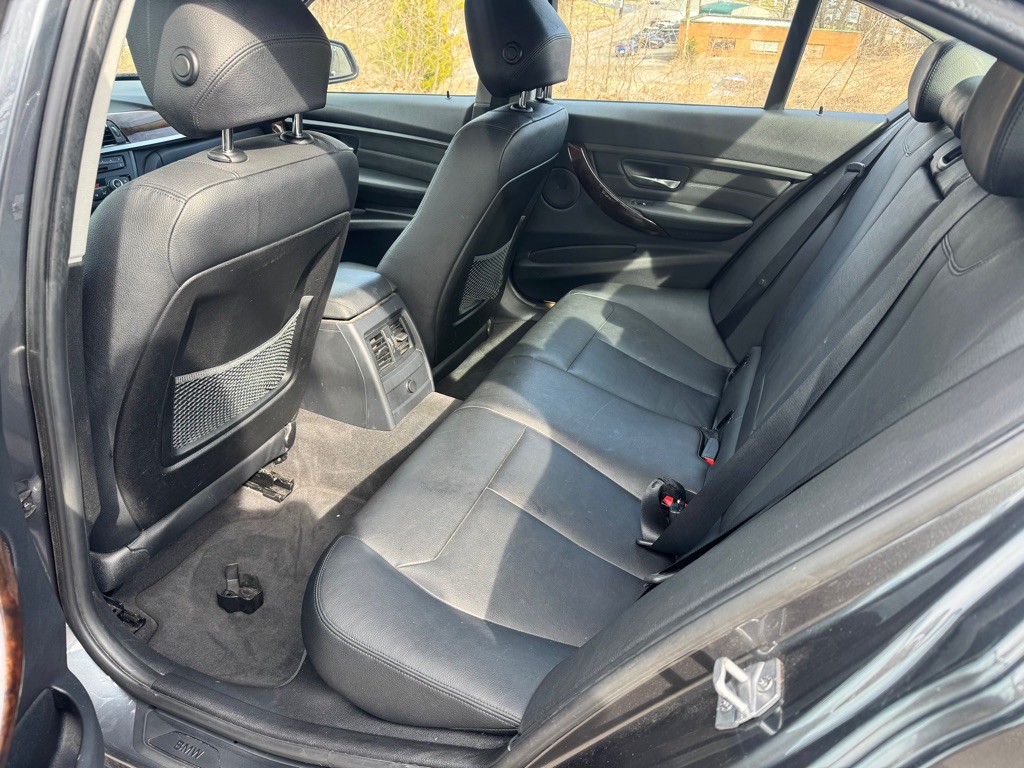 2014 BMW 3 Series Image 16