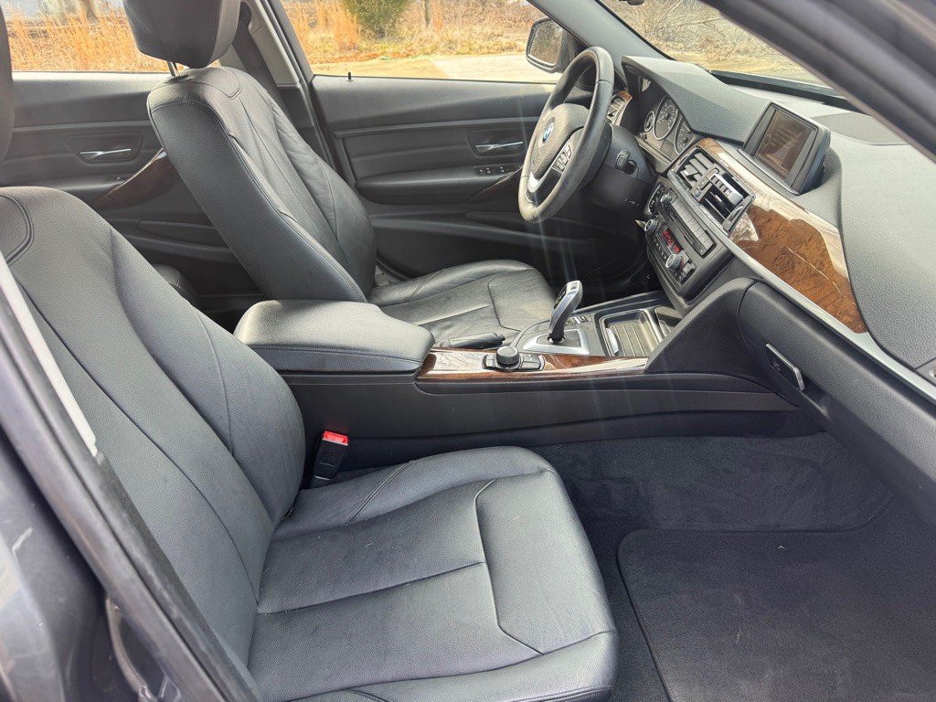 2014 BMW 3 Series Image 18