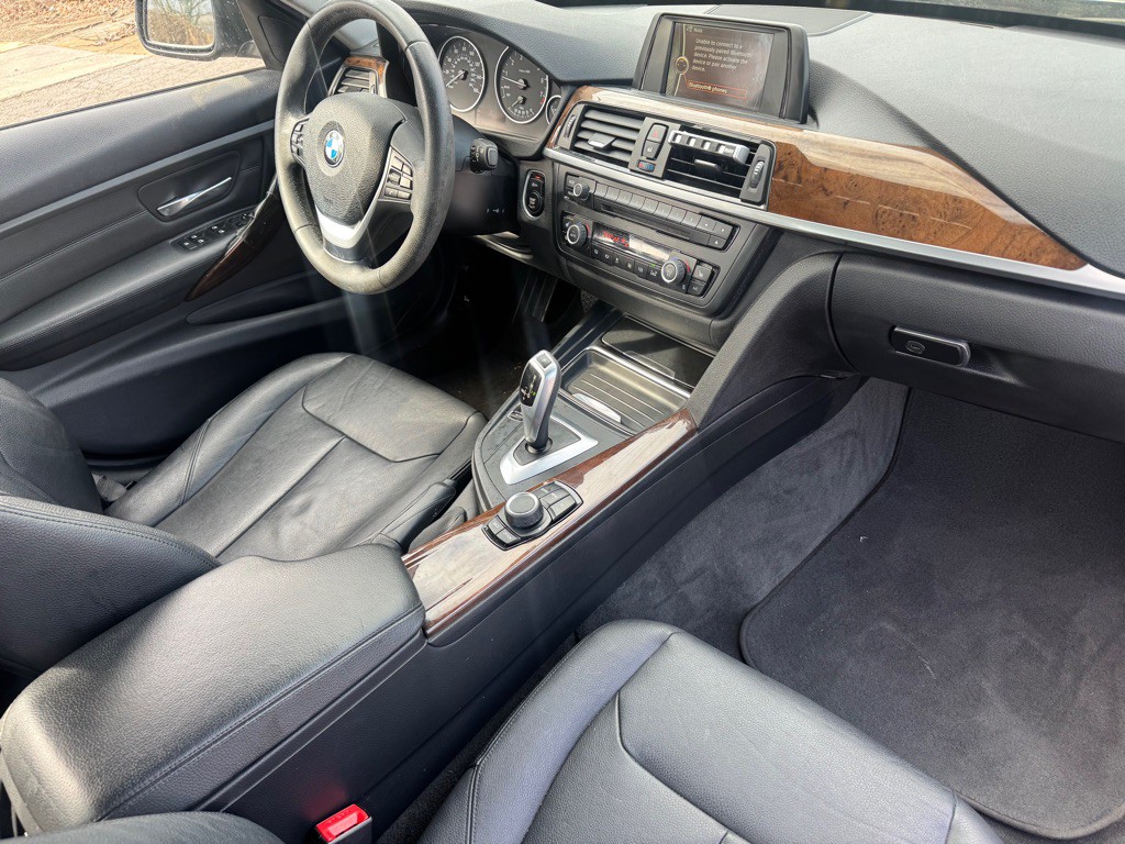 2014 BMW 3 Series Image 19