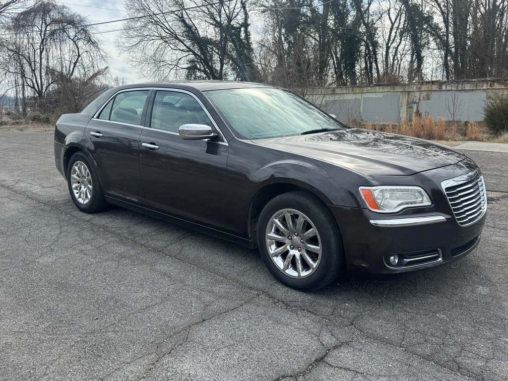 2012 Chrysler 300 Image 3