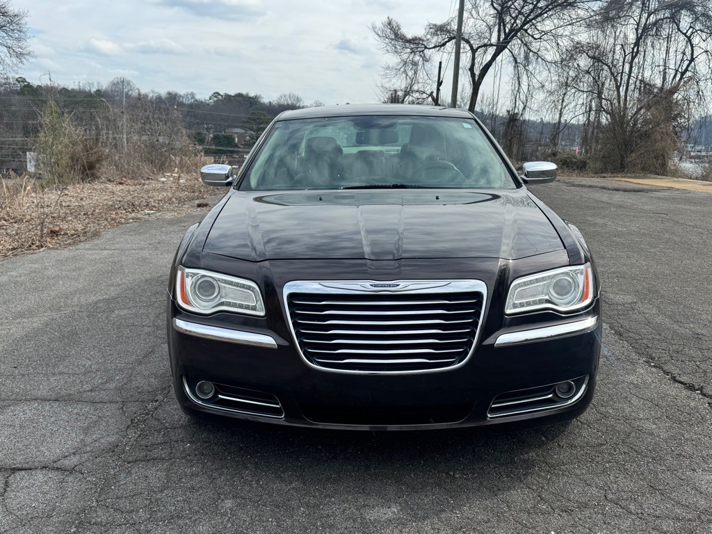 2012 Chrysler 300 Image 4