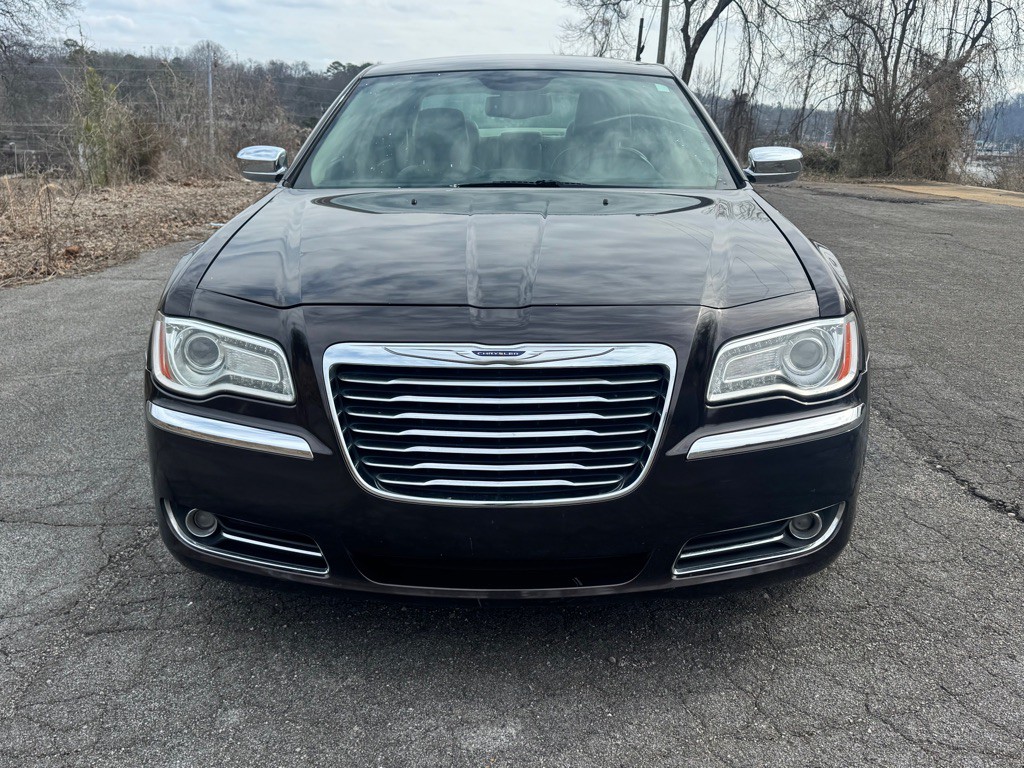 2012 Chrysler 300 Image 9