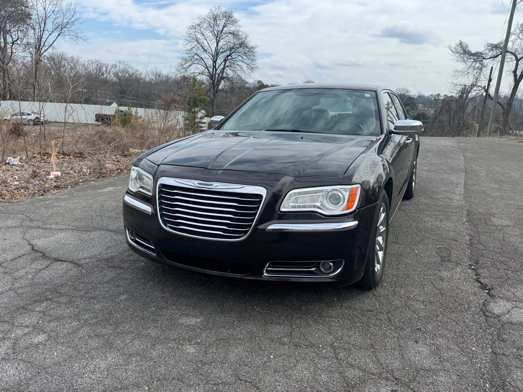 2012 Chrysler 300 Image 11