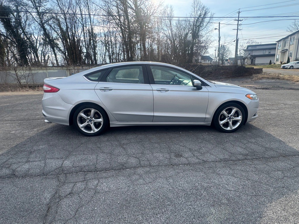 2016 Ford Fusion Image 4