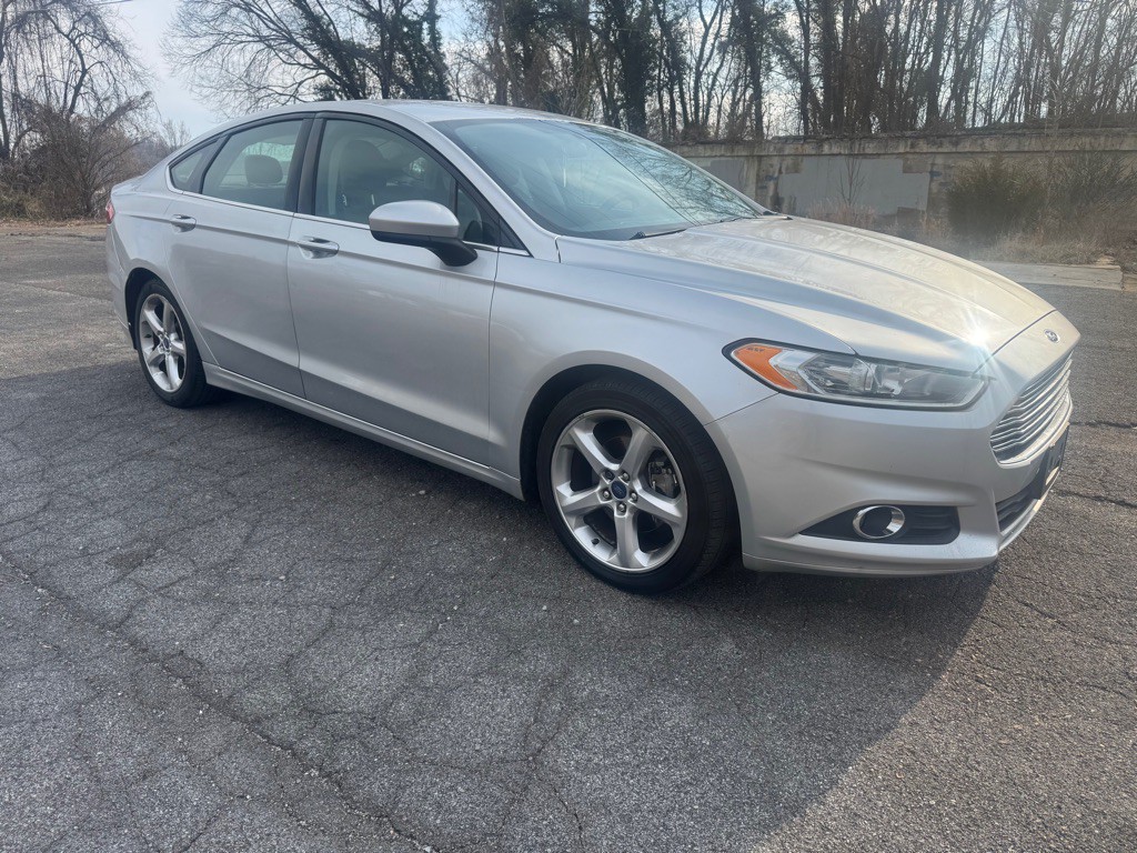 2016 Ford Fusion Image 5