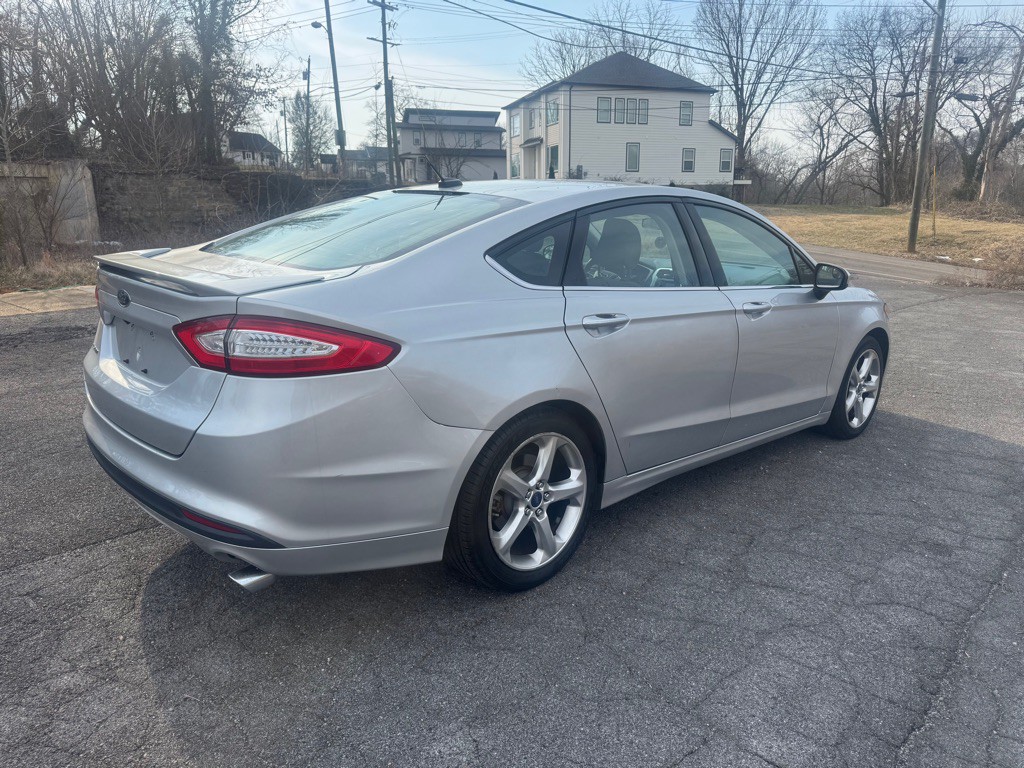 2016 Ford Fusion Image 7