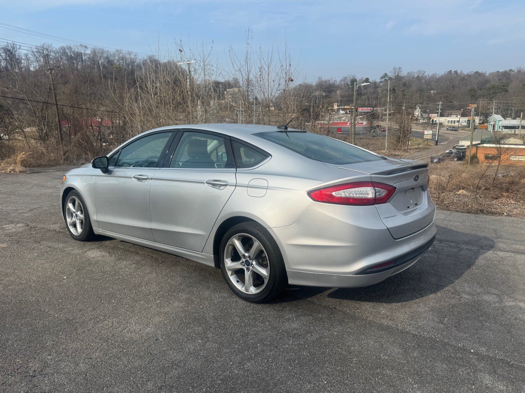 2016 Ford Fusion Image 9