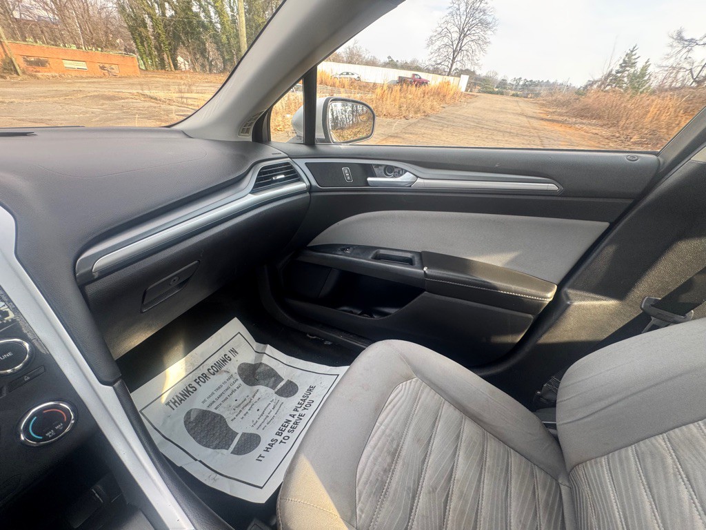 2016 Ford Fusion Image 10