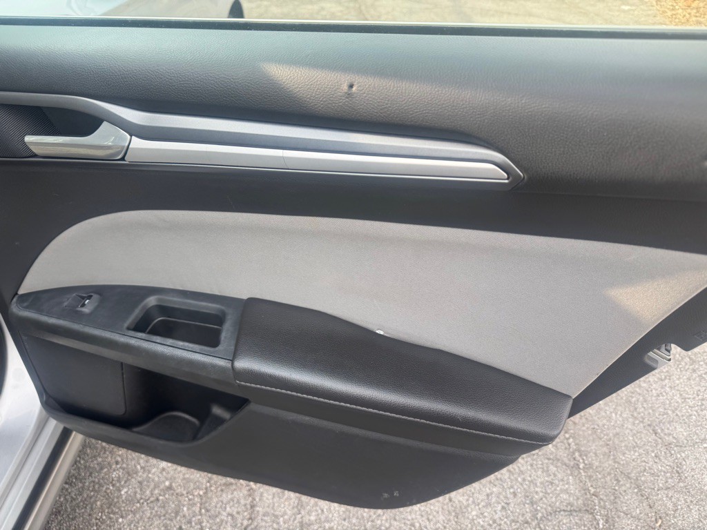 2016 Ford Fusion Image 15