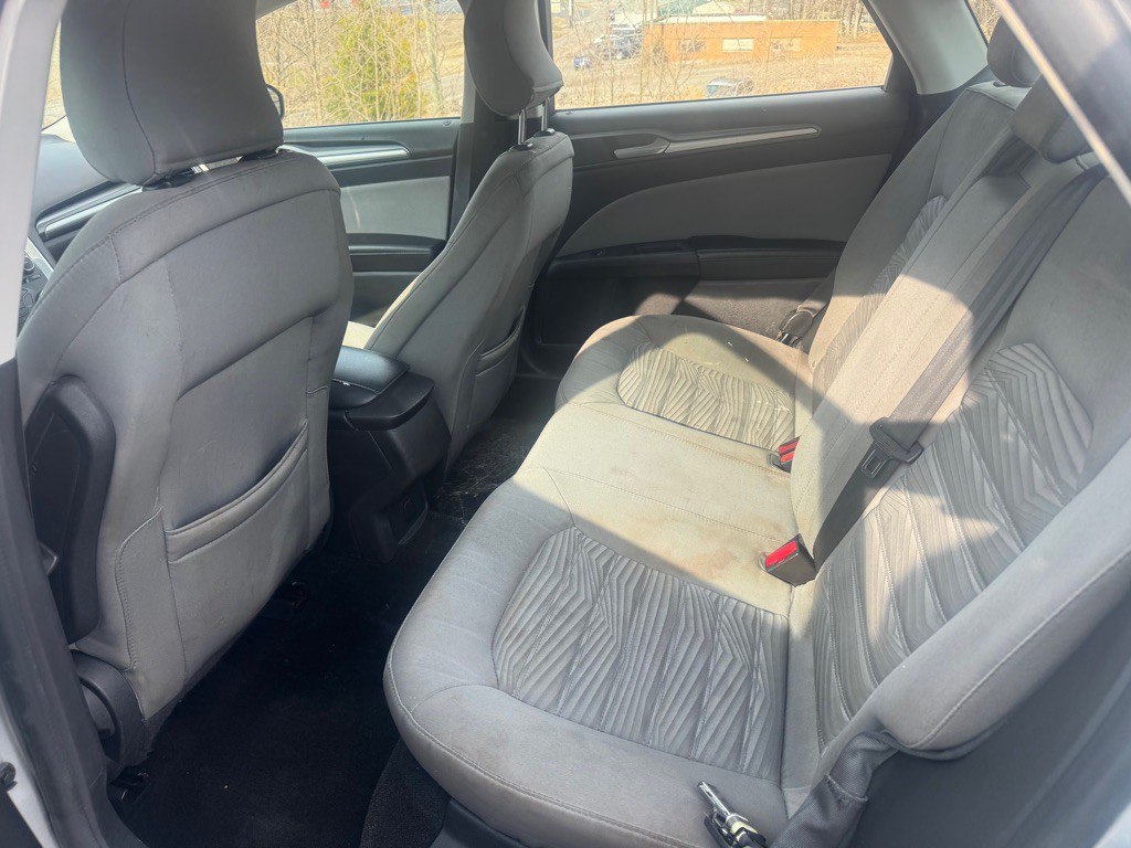 2016 Ford Fusion Image 18