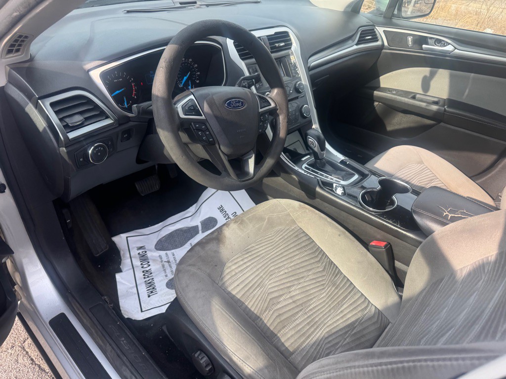 2016 Ford Fusion Image 19