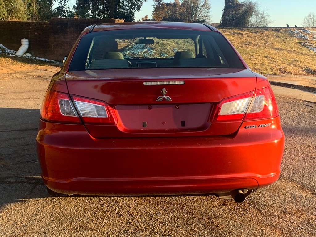 2010 Mitsubishi Galant Image 2