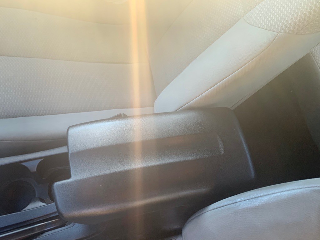 2010 Mitsubishi Galant Image 10