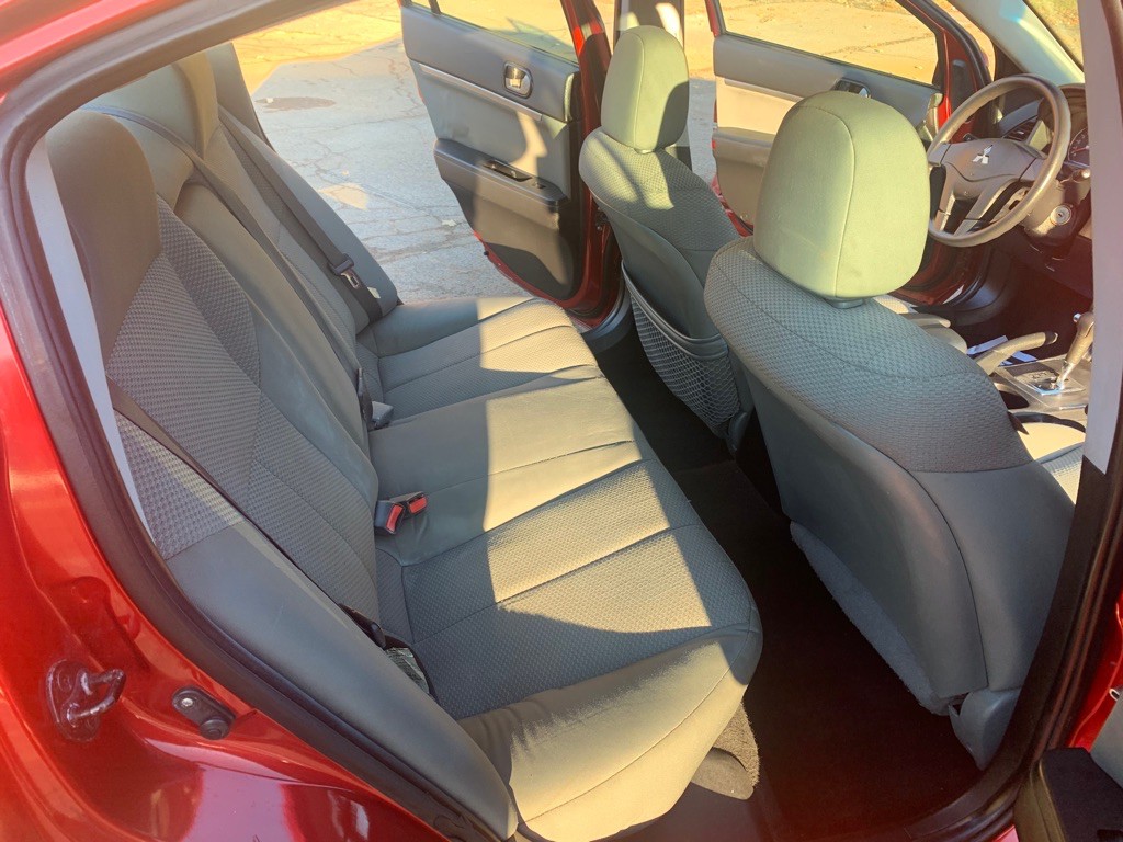 2010 Mitsubishi Galant Image 27