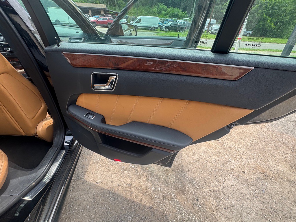 2011 Mercedes-Benz E-Class Image 17