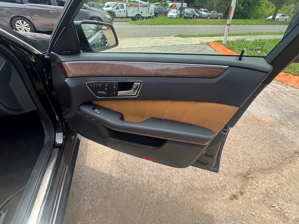 2011 Mercedes-Benz E-Class Image 18