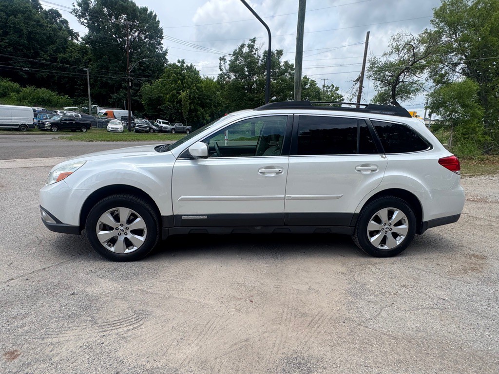 2012 Subaru Outback Image 10
