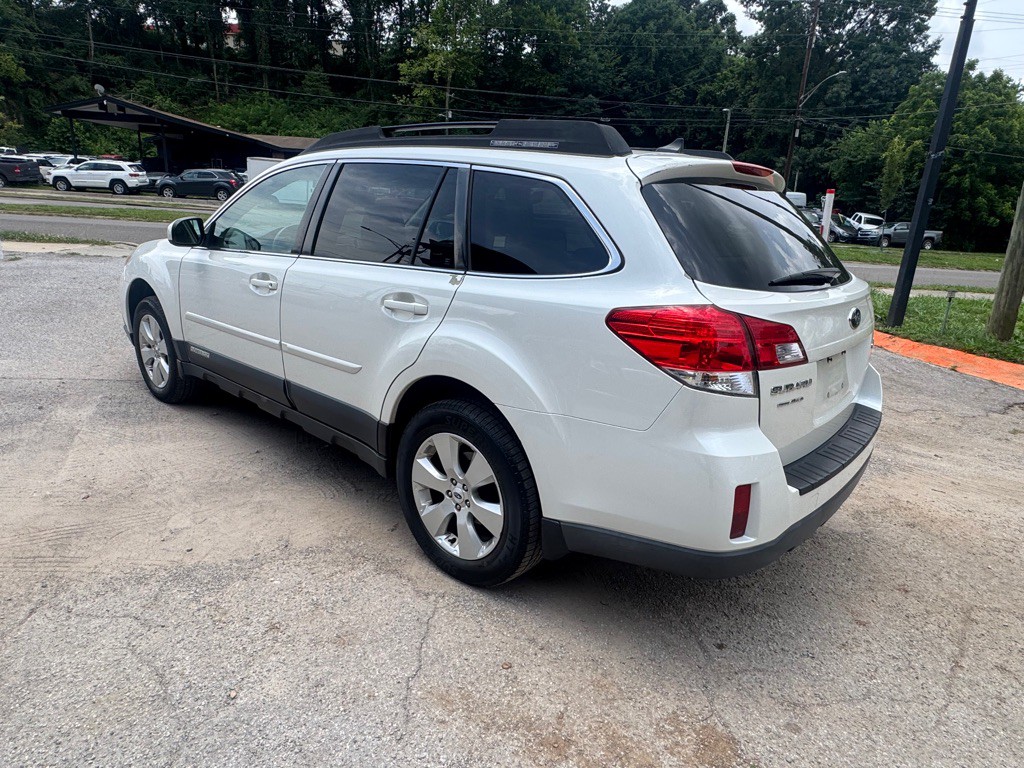 2012 Subaru Outback Image 11