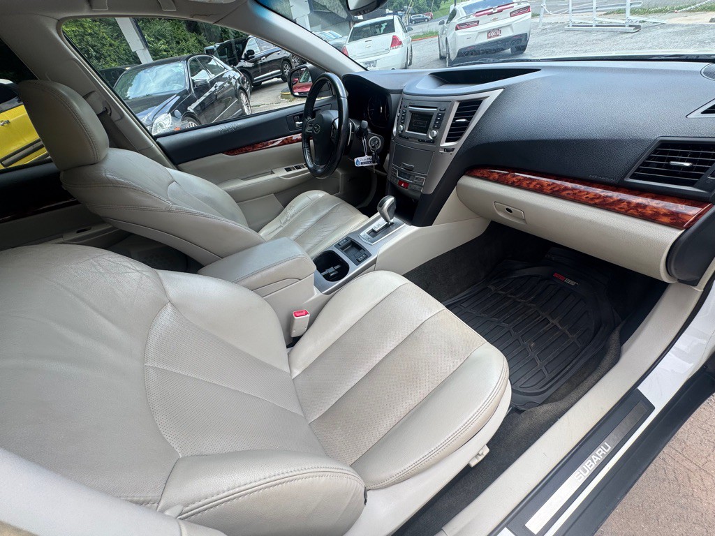 2012 Subaru Outback Image 13