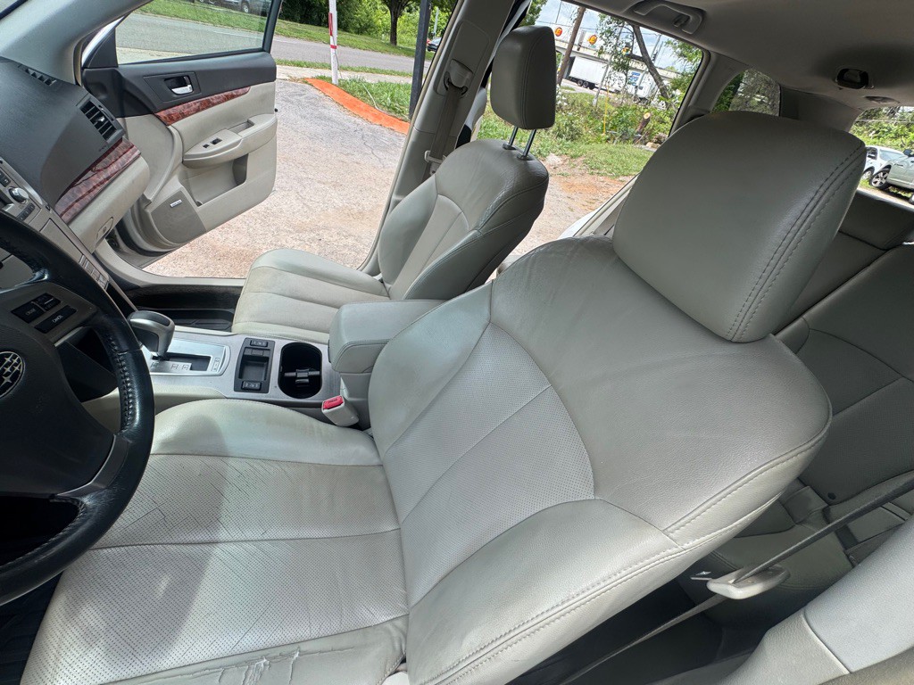 2012 Subaru Outback Image 14