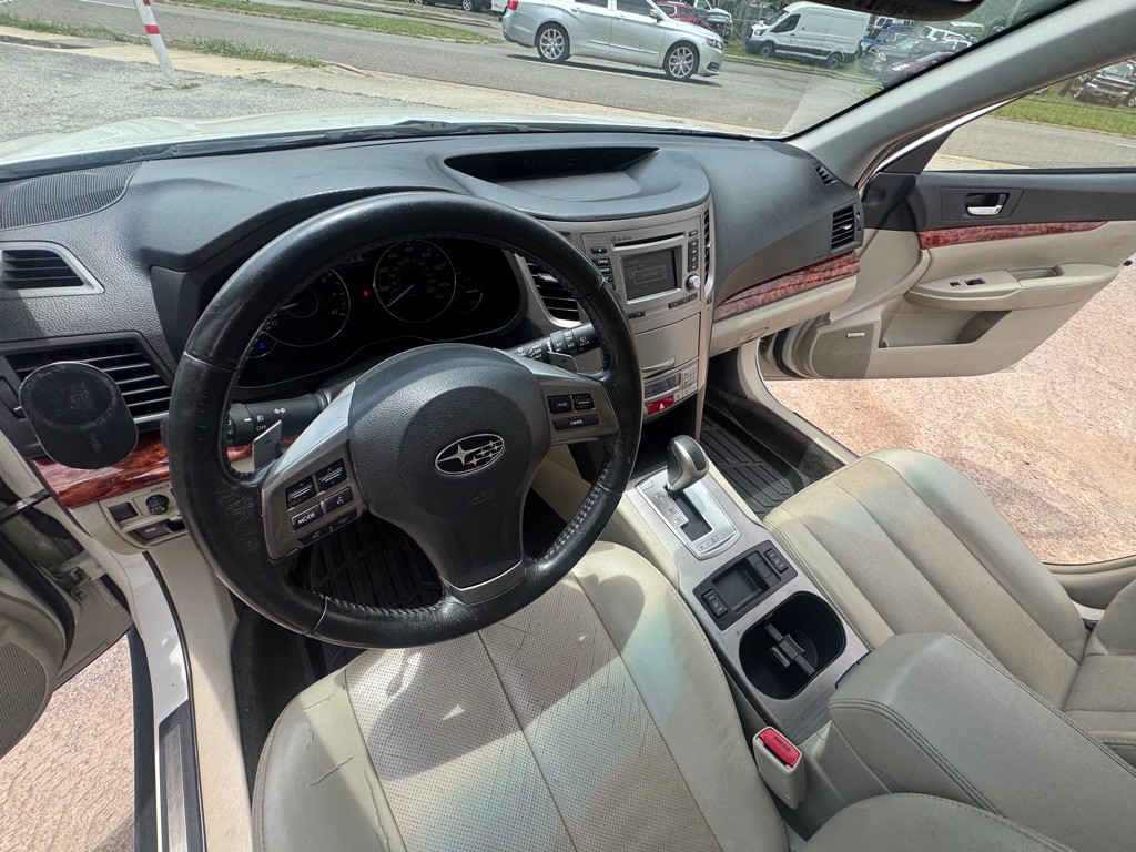 2012 Subaru Outback Image 15